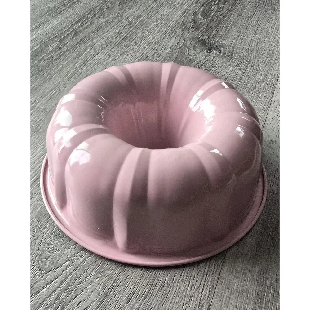 Paris Hilton 10” Nonstick Fluted PINK Cake Bundt Pan / Valentines Easter Cottage - Picture 5 of 13